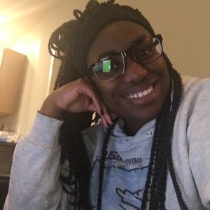 Meet your Posher, Kayla